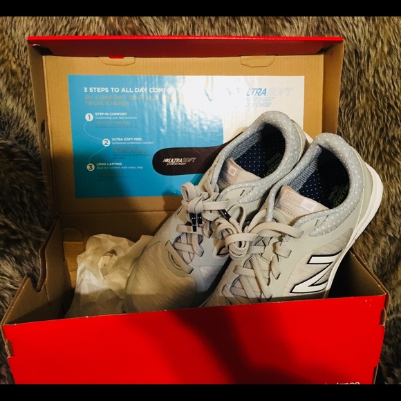 🎈SOLD🎈Silver/Mink Cozy NWT New Balance Women's - Picture 3 of 8